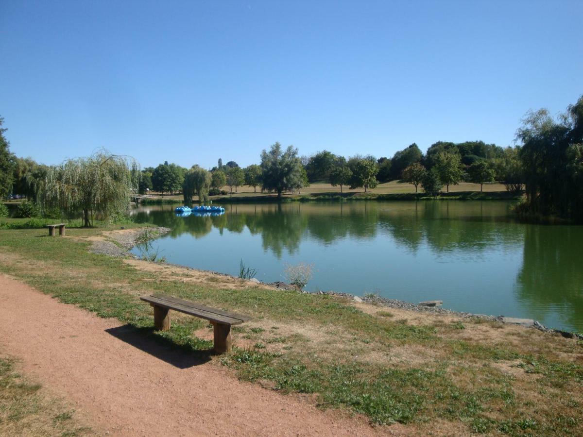בורבון-לאנסי Studios Etape Du Lac מראה חיצוני תמונה